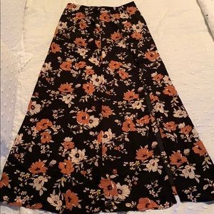 BRAND NEW! Midi Floral Skirt